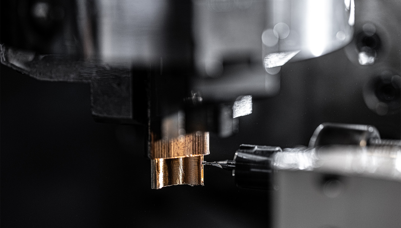 cassa orologio dorata